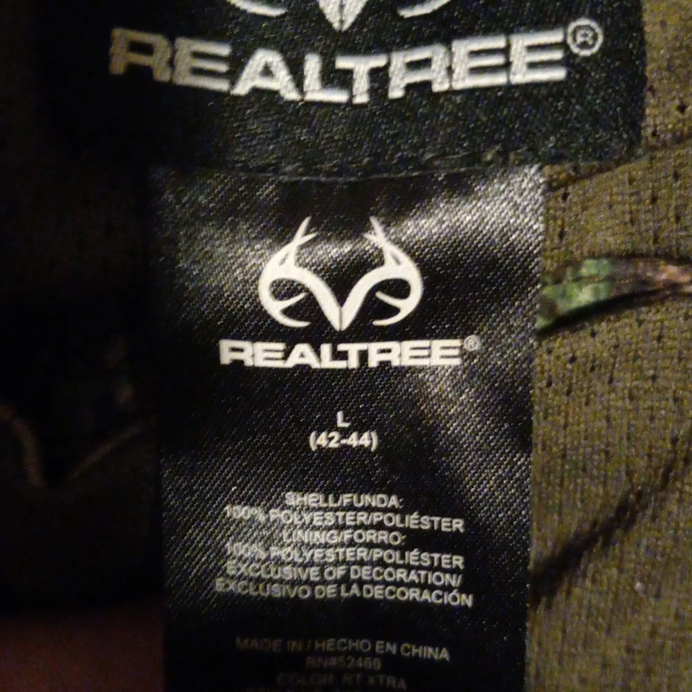 Realtree coat - Picture 2 of 2